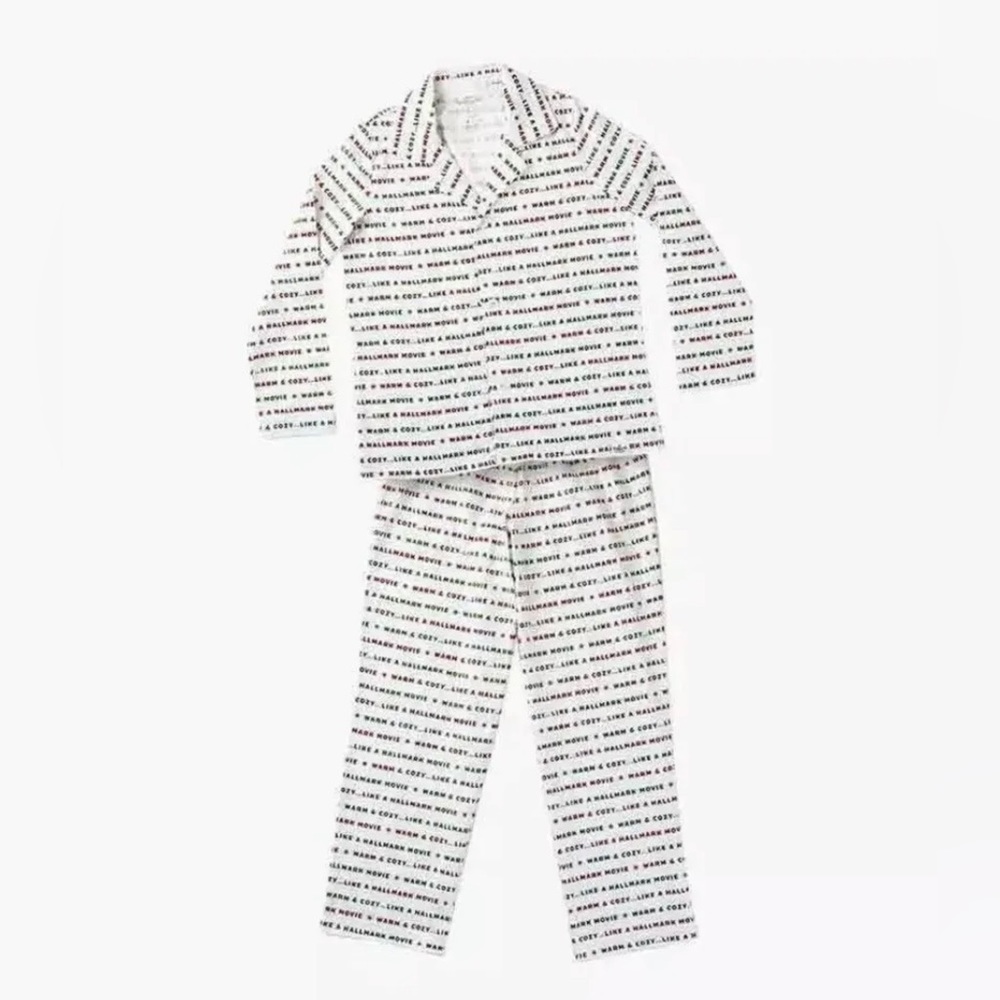 New
Warm and Cozy Hallmark Movie Women's Pajama Set size medium
